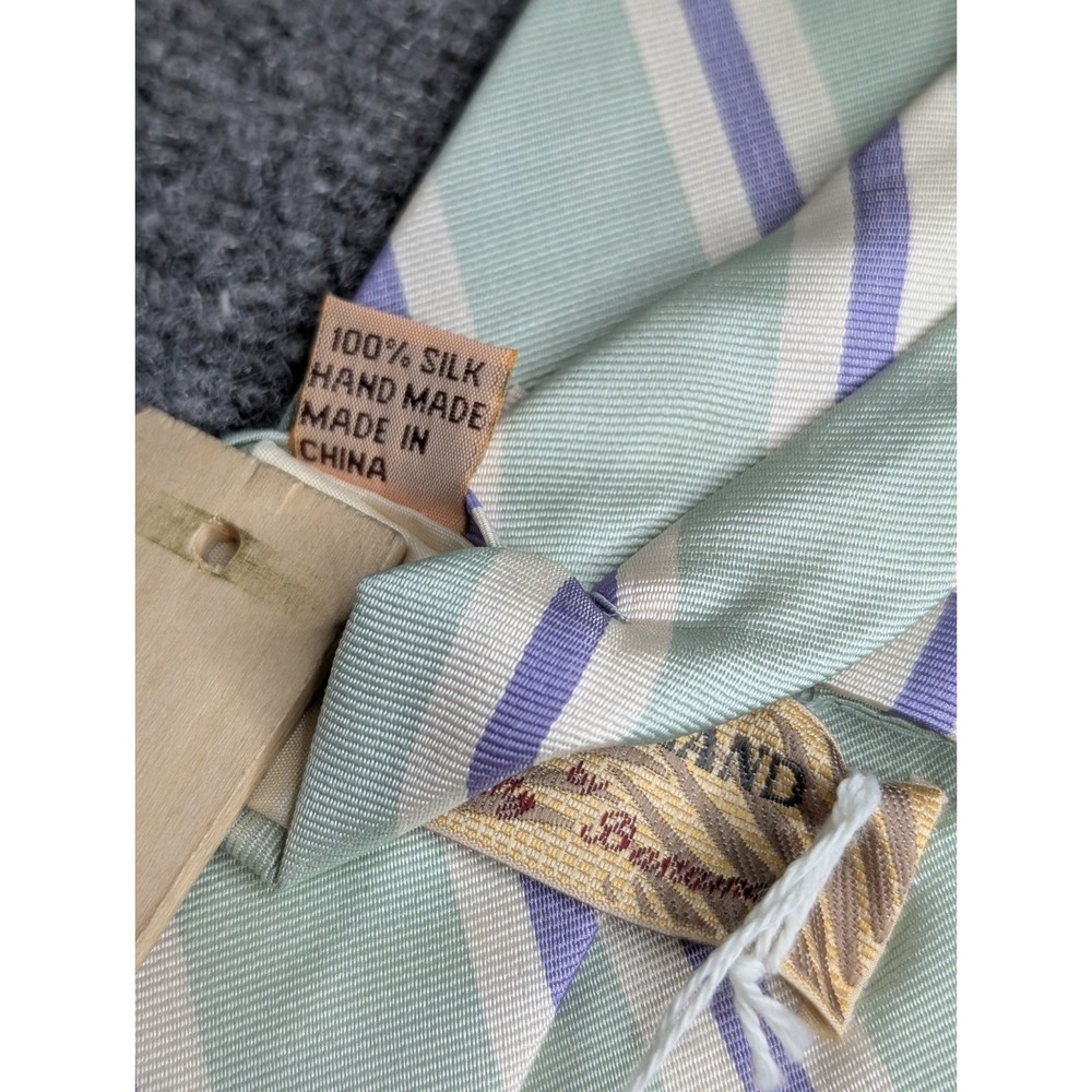Tommy Bahama Off Island‎ Men's Pastel Striped Neck Tie Silk Handmade Green 4x59" - Picture 2 of 3